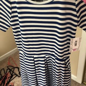 Medium LuLaRoe Amelia